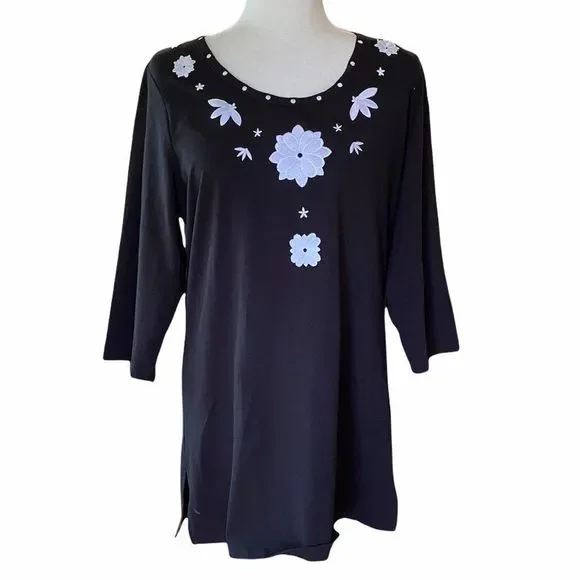 Susan Graver Style Black Top ¾ Length Sleeves Floral Embroidery SZ M - Picture 1 of 10